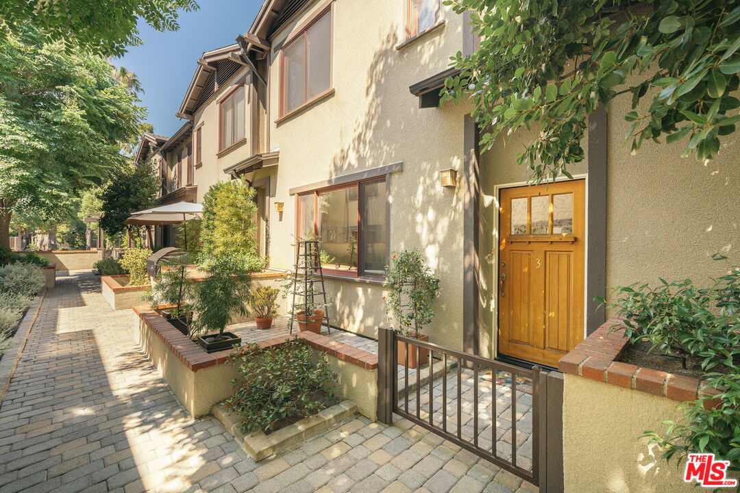 322 Alpine St Unit: 3