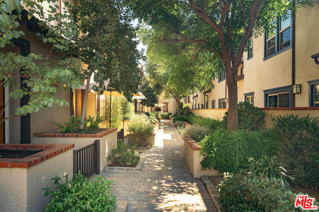 322 Alpine St Unit: 3