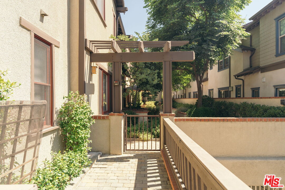 322 Alpine St Unit: 3