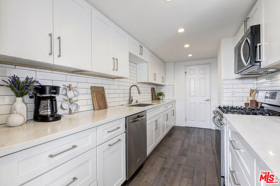 1007 Figueroa Ter Unit: B