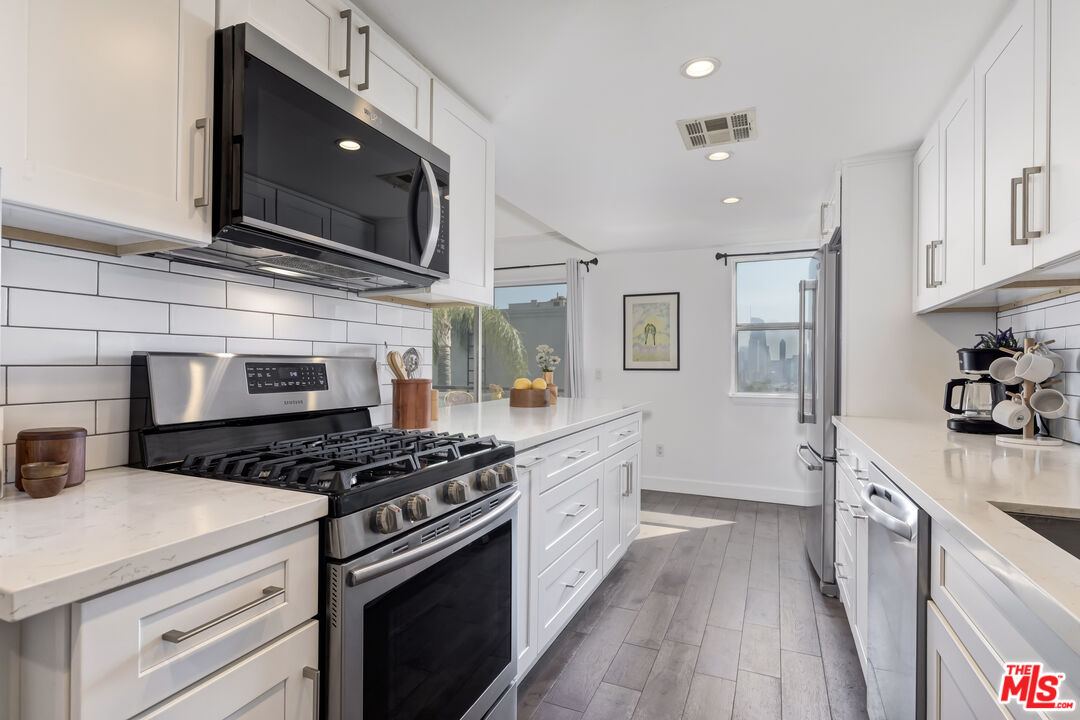 1007 Figueroa Ter Unit: B