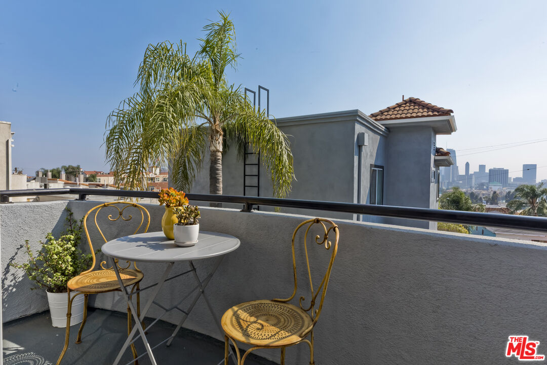 1007 Figueroa Ter Unit: B