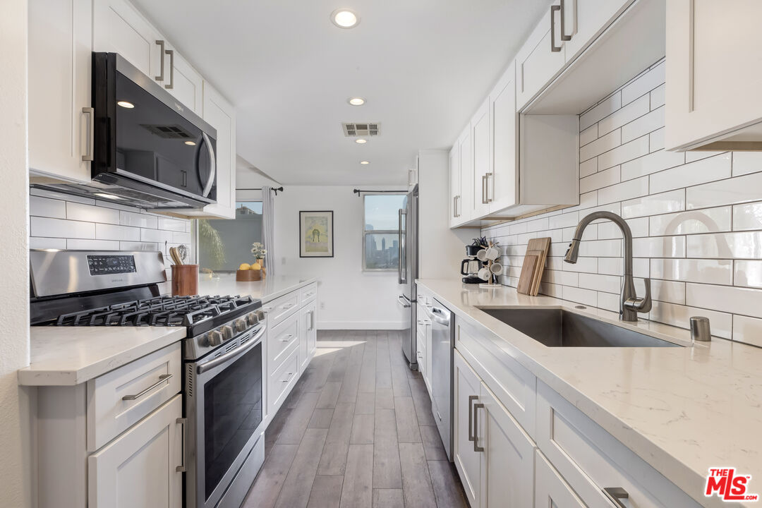 1007 Figueroa Ter Unit: B