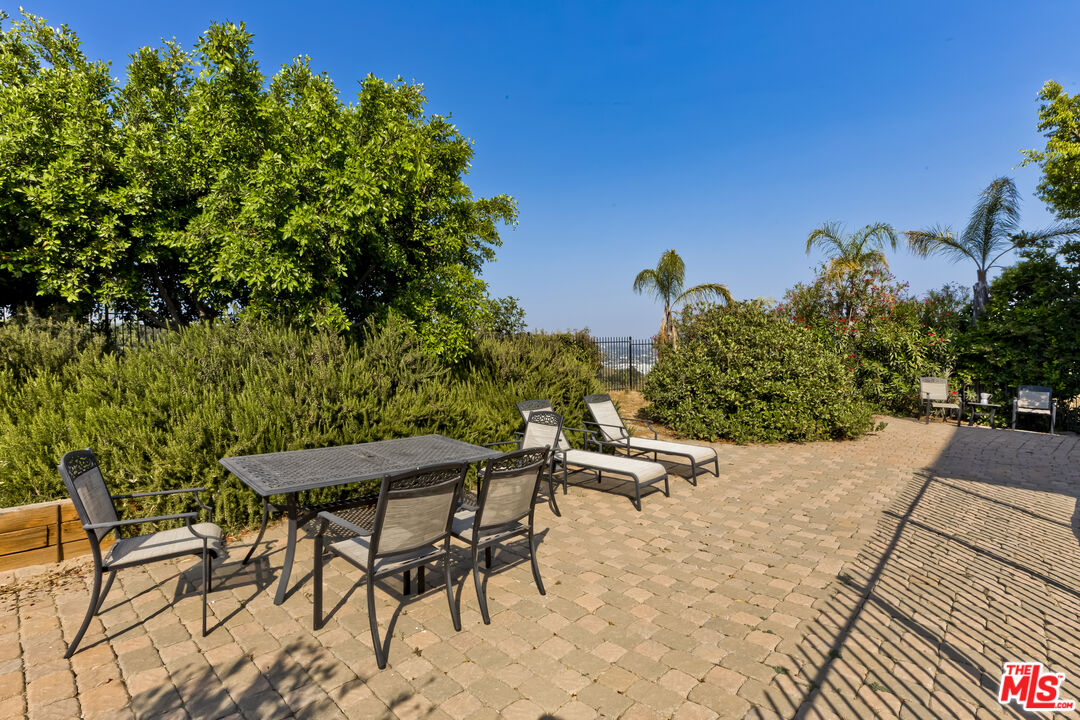 1007 Figueroa Ter Unit: B