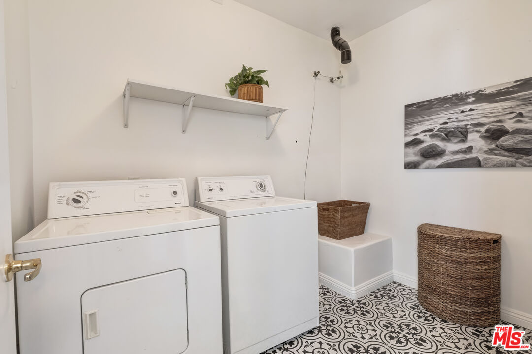 1007 Figueroa Ter Unit: B