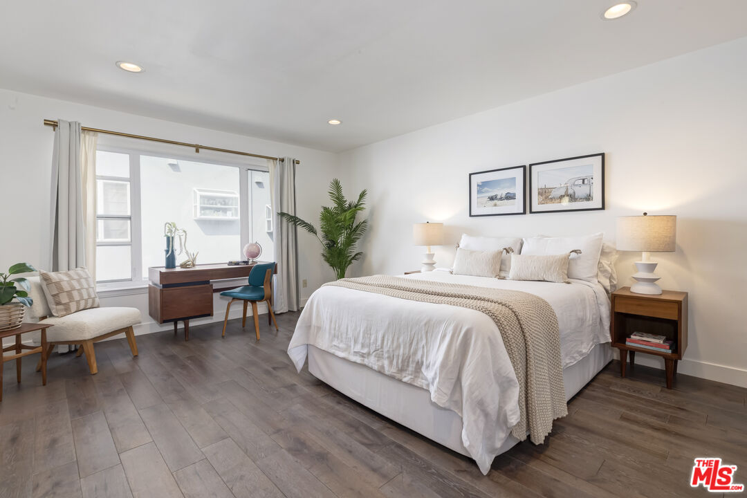 1007 Figueroa Ter Unit: B