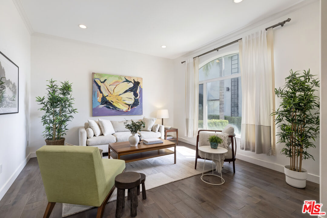 1007 Figueroa Ter Unit: B