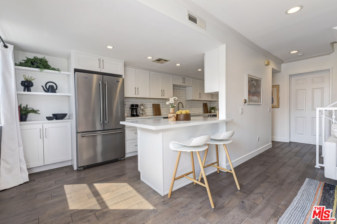 1007 Figueroa Ter Unit: B