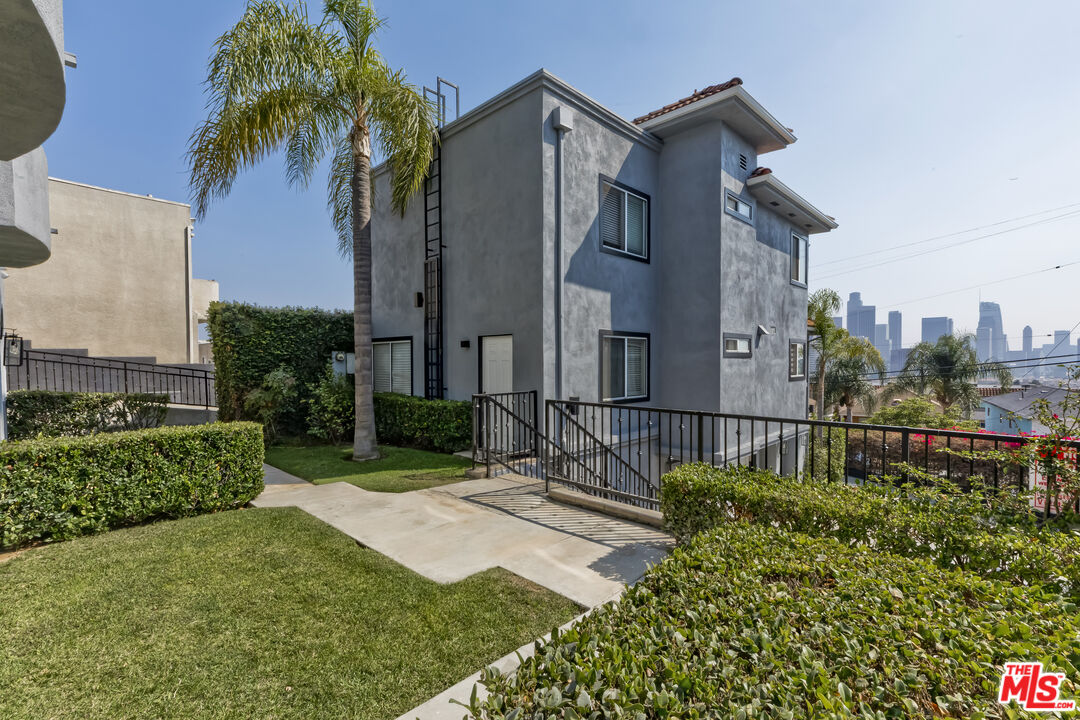1007 Figueroa Ter Unit: B