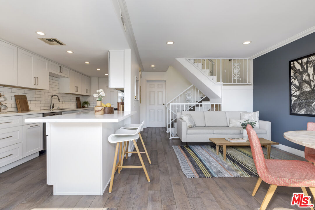 1007 Figueroa Ter Unit: B