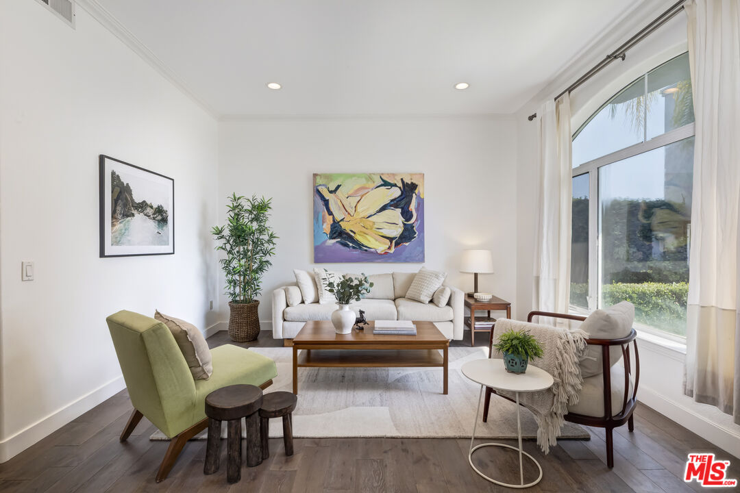 1007 Figueroa Ter Unit: B