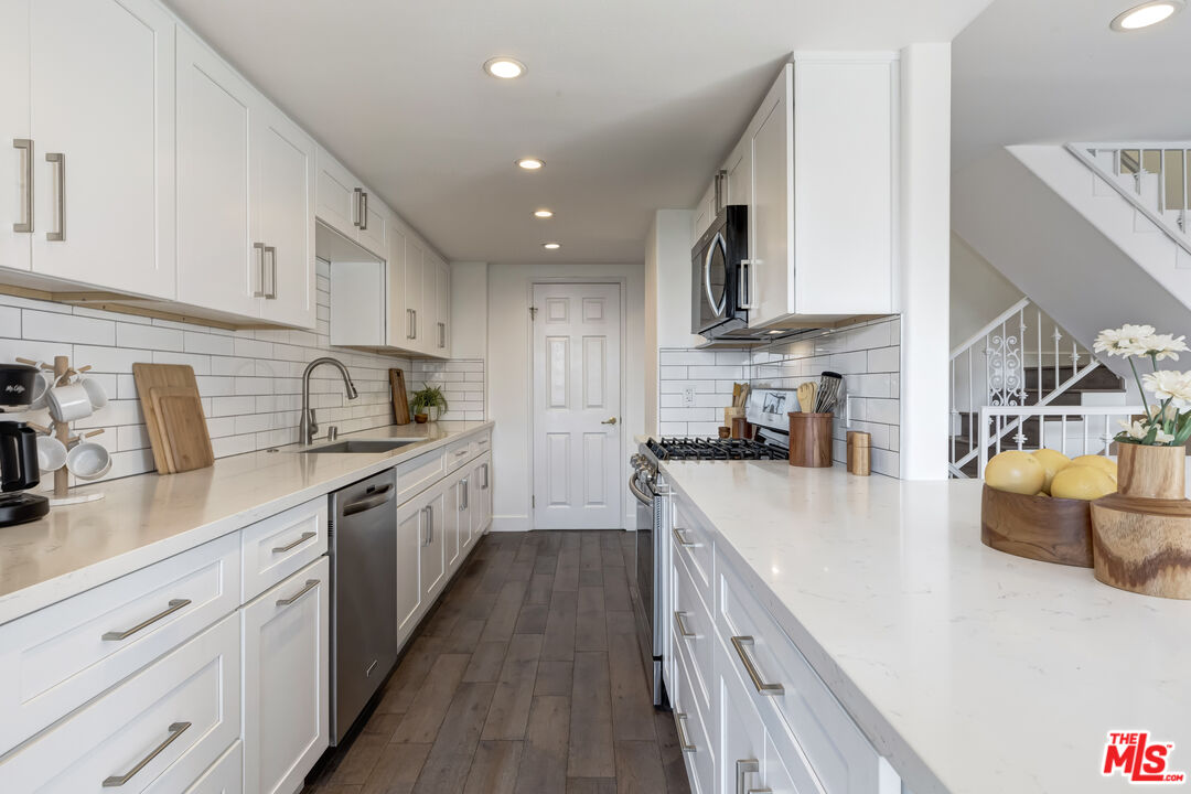 1007 Figueroa Ter Unit: B