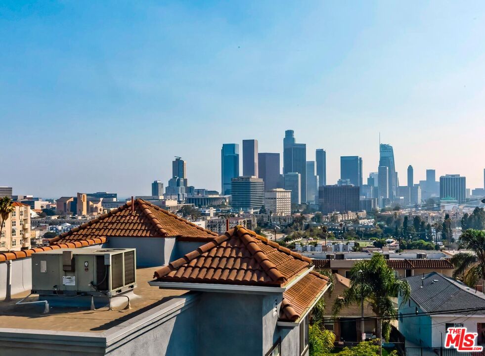 1007 Figueroa Ter Unit: B