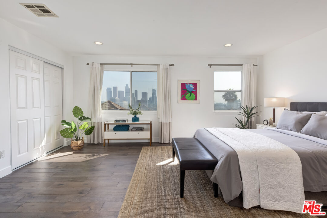 1007 Figueroa Ter Unit: B