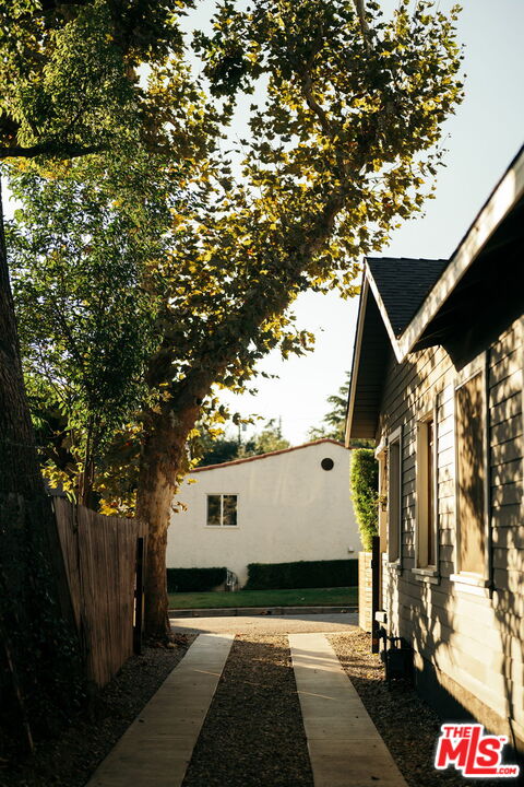 2030 Lovila Ln