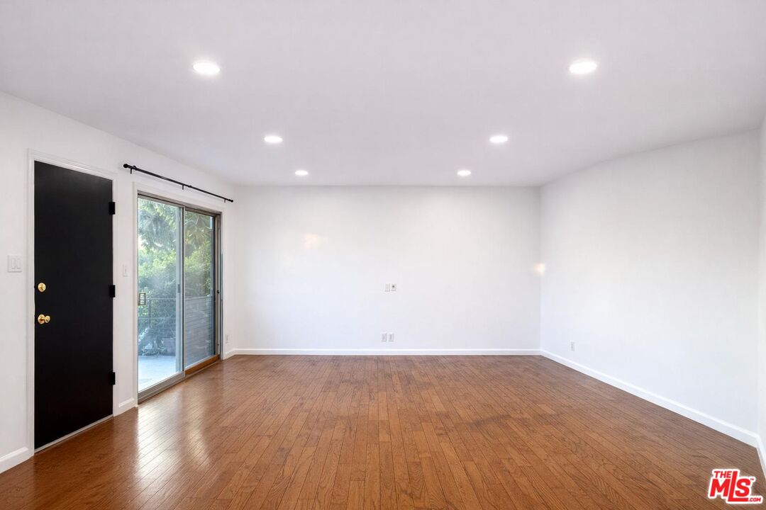 3320 Griffith Park Blvd Unit: 4