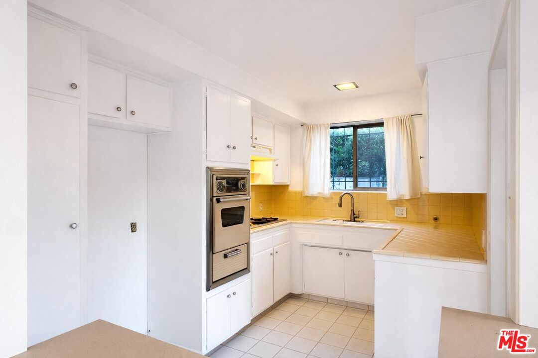 3320 Griffith Park Blvd Unit: 4