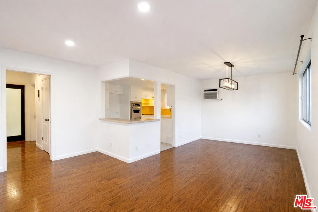3320 Griffith Park Blvd Unit: 4