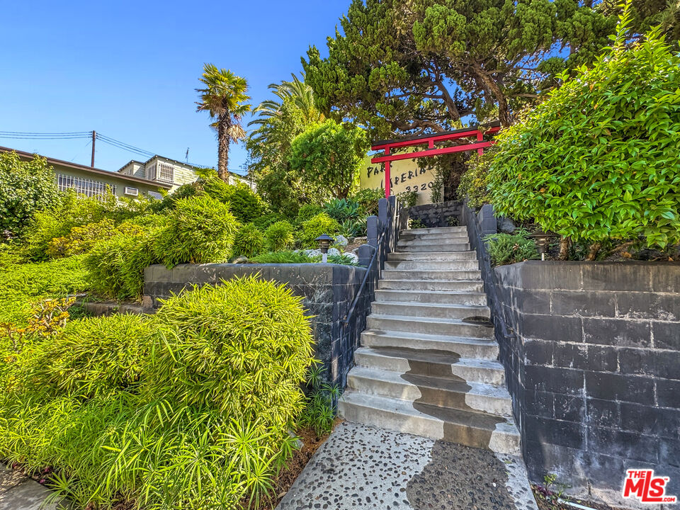 3320 Griffith Park Blvd Unit: 4