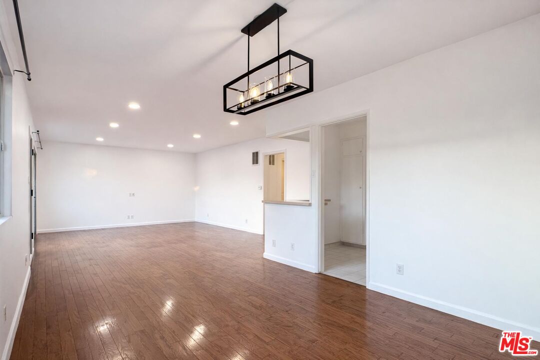 3320 Griffith Park Blvd Unit: 4