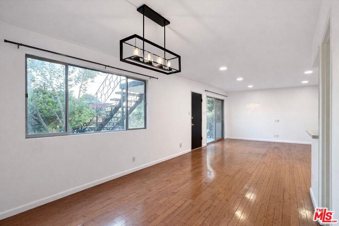 3320 Griffith Park Blvd Unit: 4