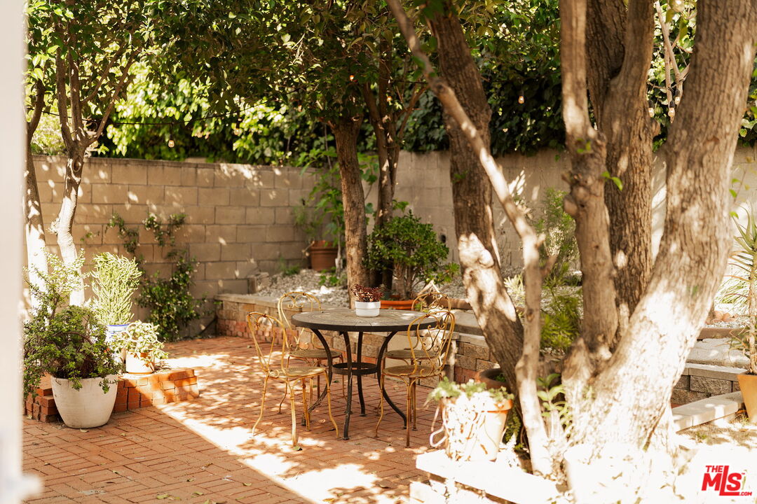 1140 N Evergreen Ave