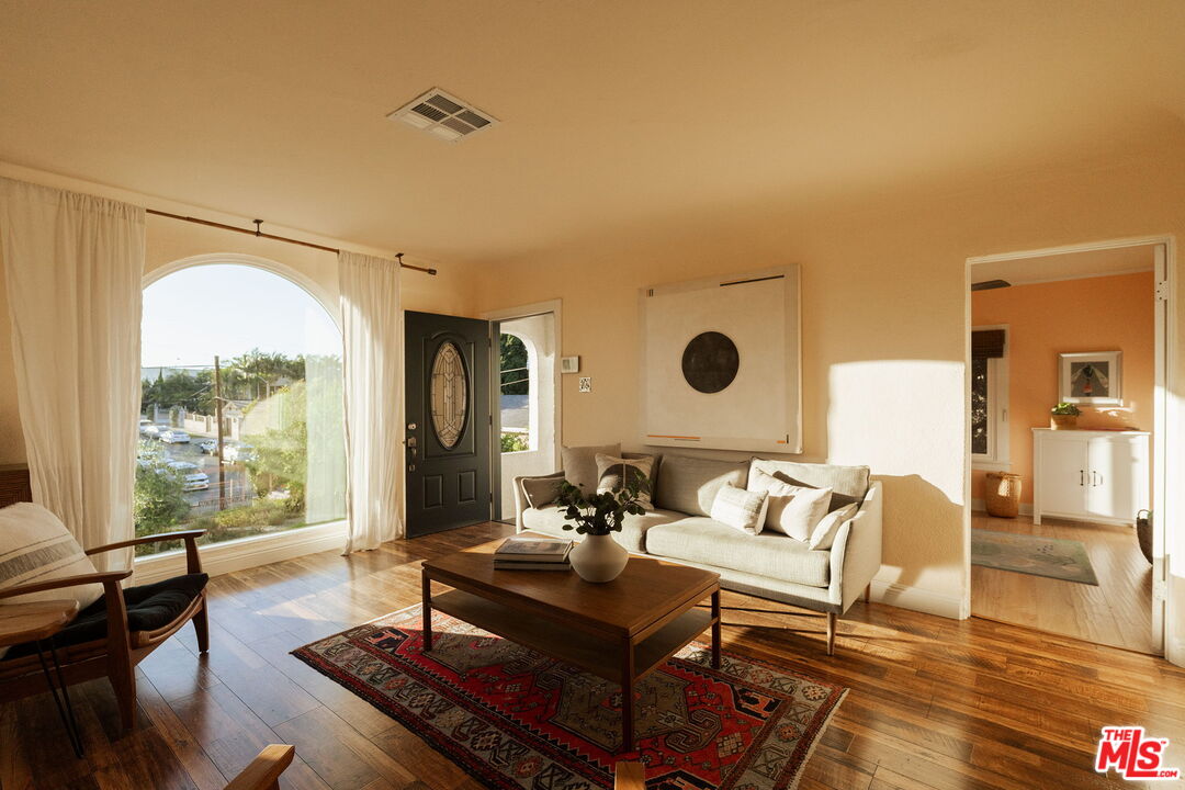 1140 N Evergreen Ave