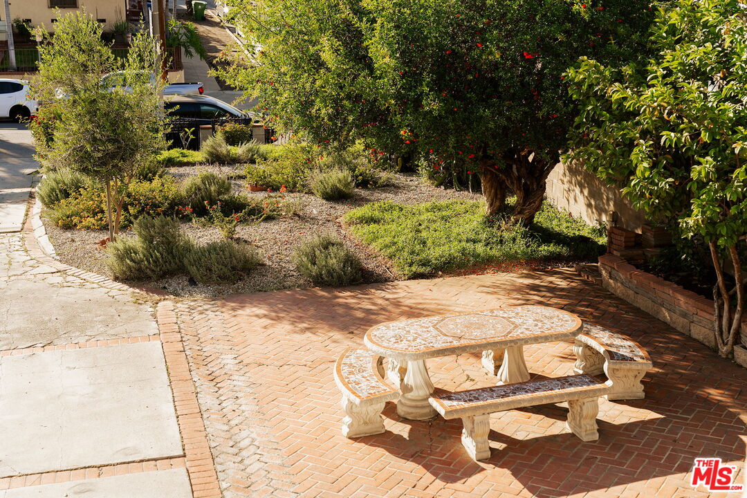 1140 N Evergreen Ave