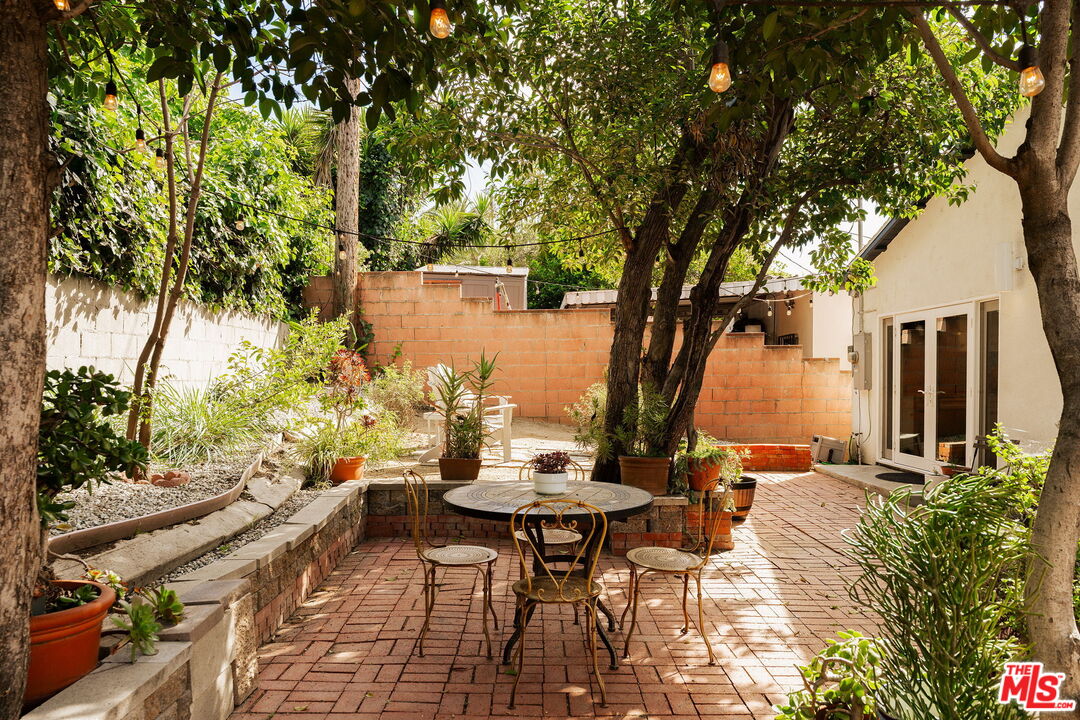 1140 N Evergreen Ave