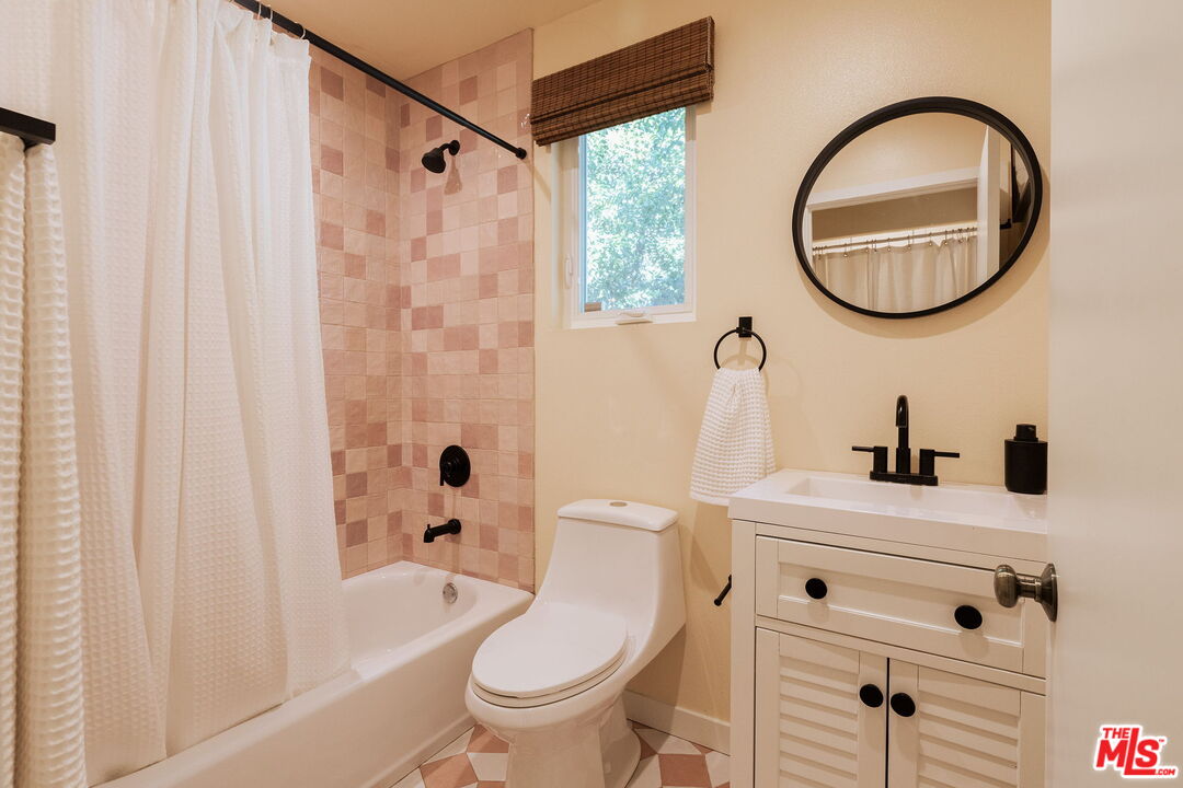 1140 N Evergreen Ave