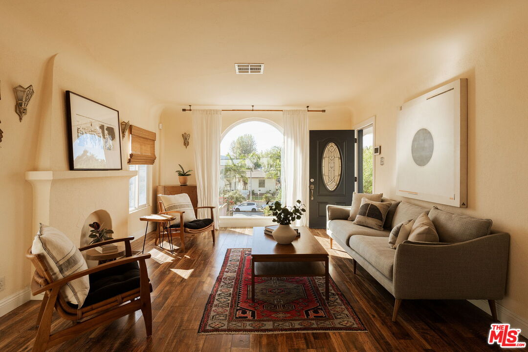 1140 N Evergreen Ave