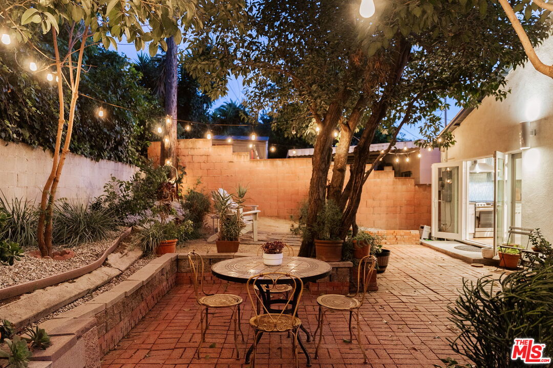 1140 N Evergreen Ave