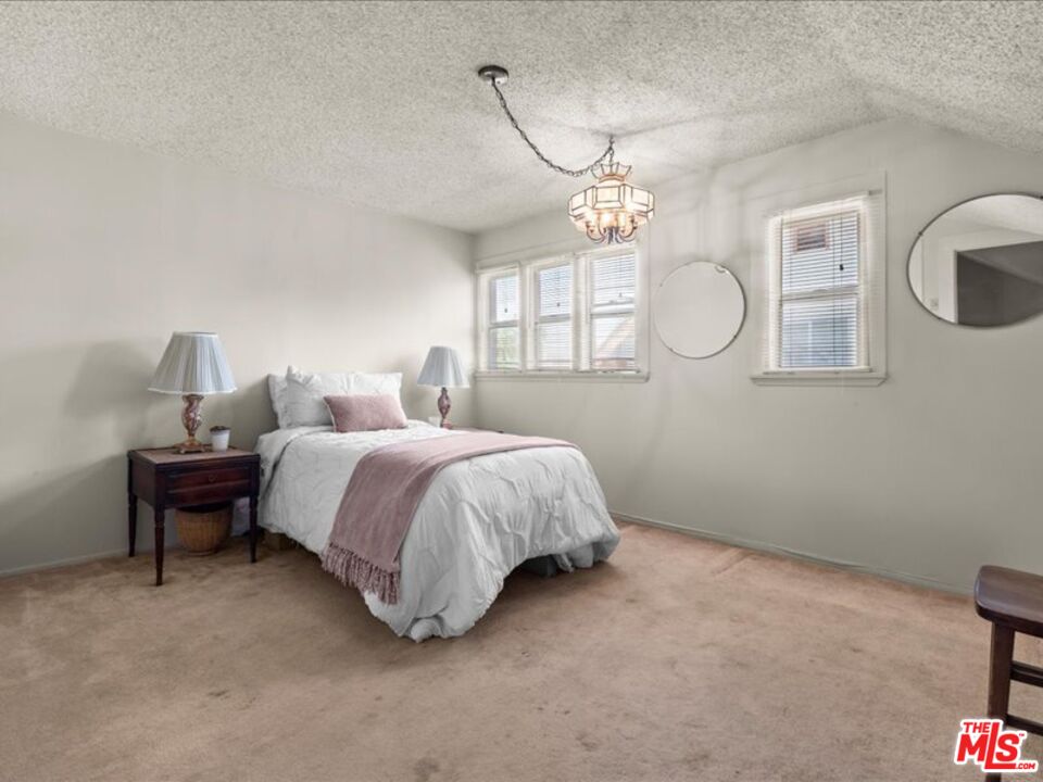 144 W 45th St