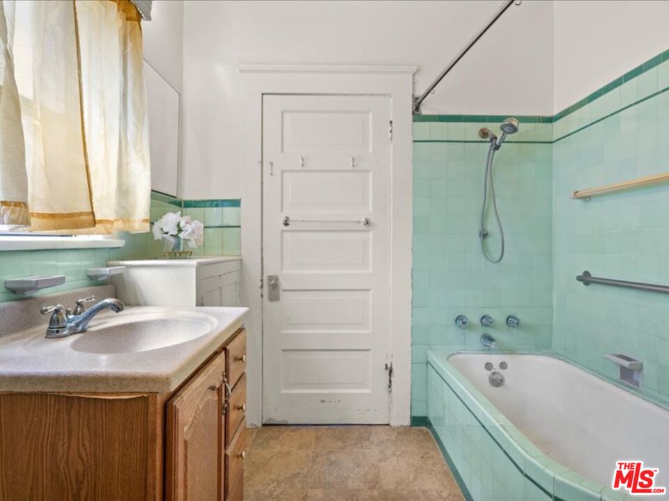 144 W 45th St