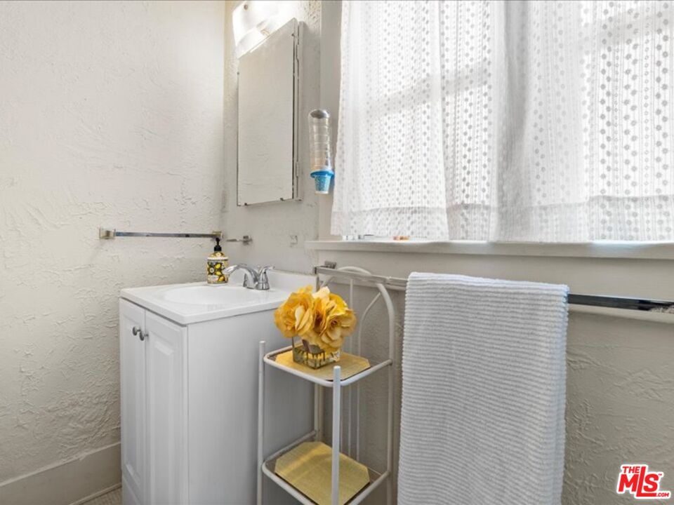 144 W 45th St