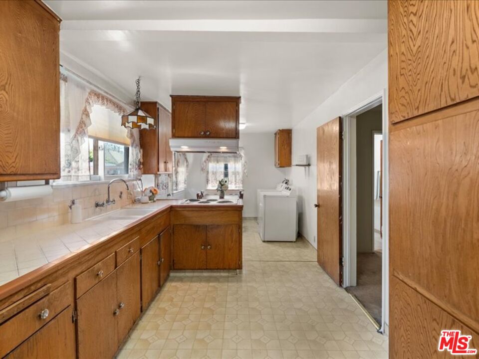 144 W 45th St