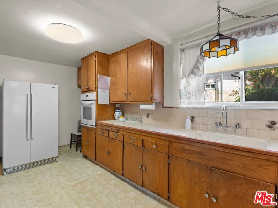 144 W 45th St