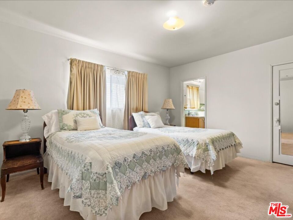 144 W 45th St