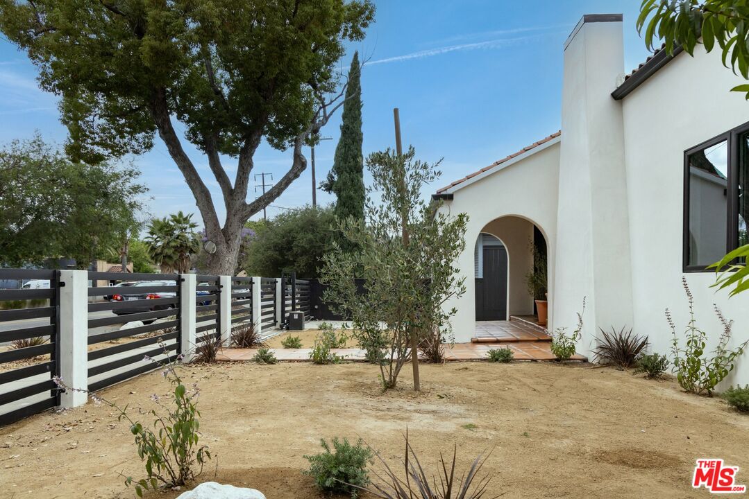 2101 Yosemite Dr