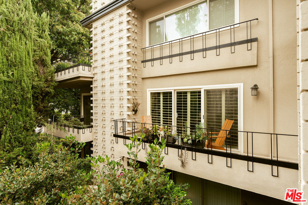 1235 S Orange Grove Blvd Unit: #3