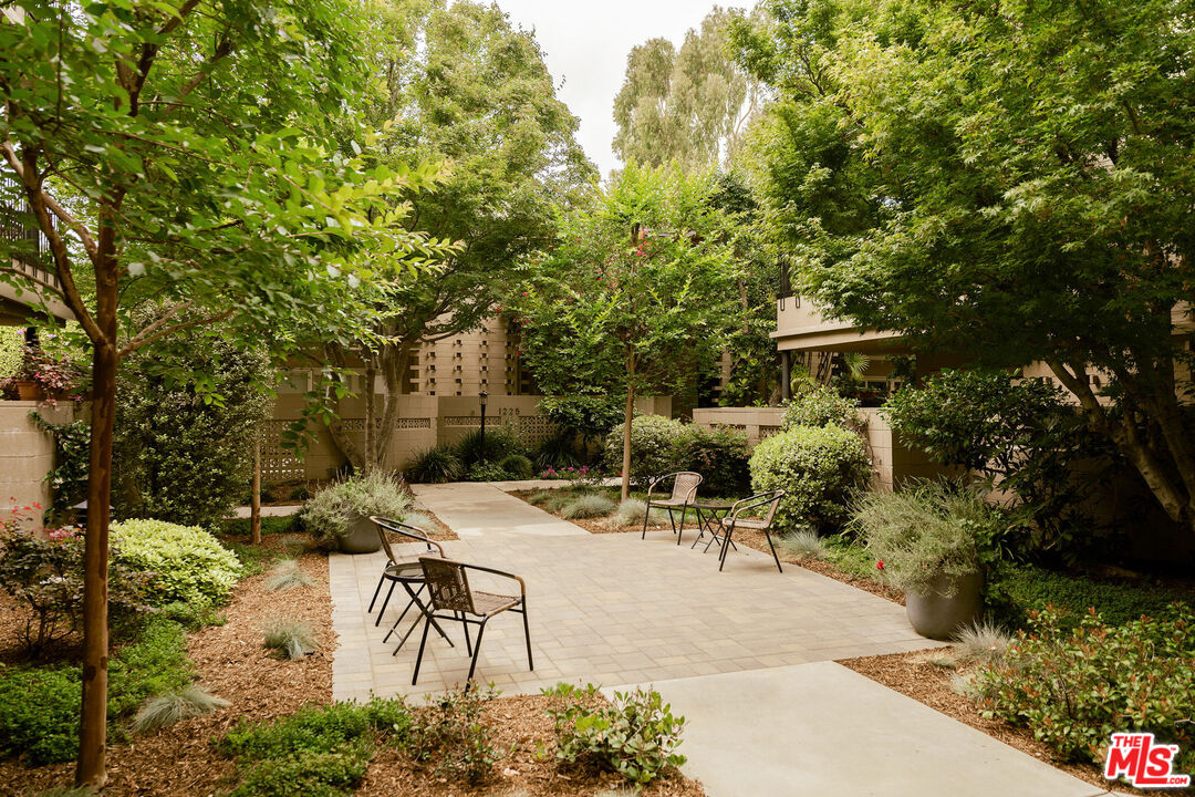 1235 S Orange Grove Blvd Unit: #3