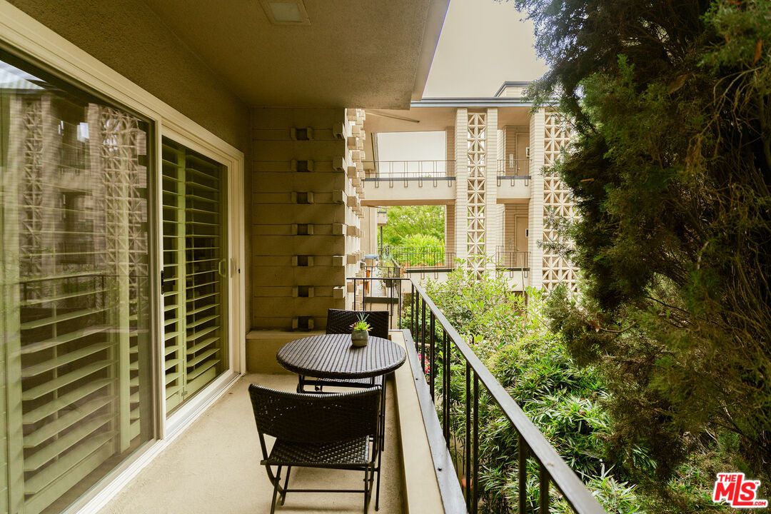 1235 S Orange Grove Blvd Unit: #3