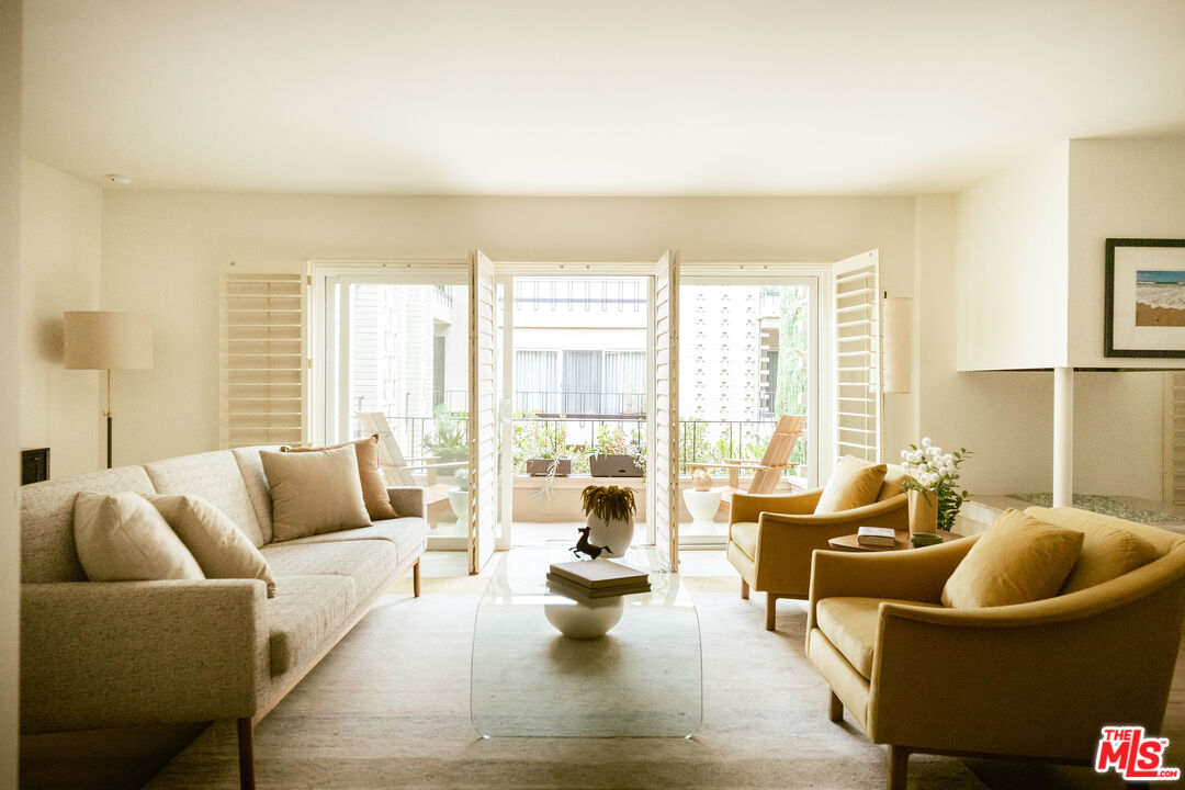 1235 S Orange Grove Blvd Unit: #3
