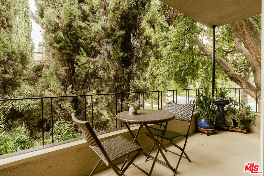 1235 S Orange Grove Blvd Unit: #3