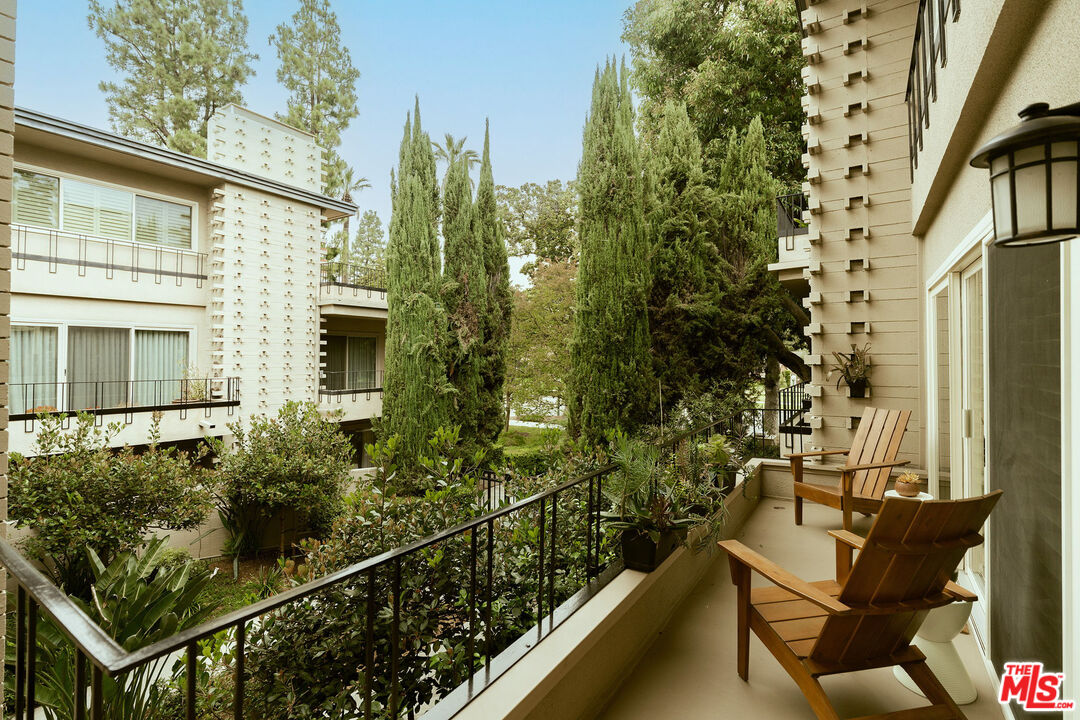 1235 S Orange Grove Blvd Unit: #3