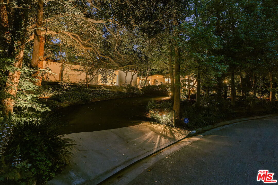 832 Canon Dr