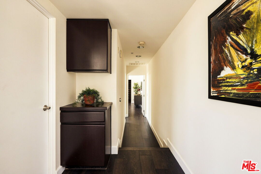 1932 Selby Ave Unit: 401