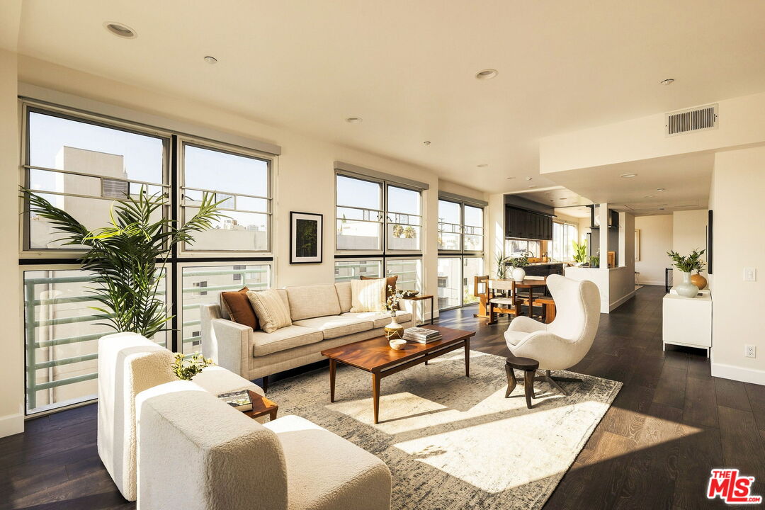 1932 Selby Ave Unit: 401