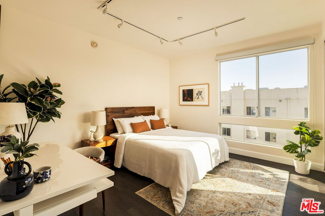 1932 Selby Ave Unit: 401