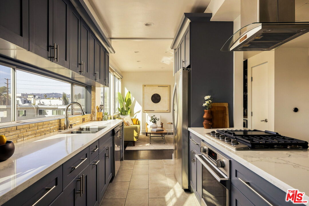 1932 Selby Ave Unit: 401